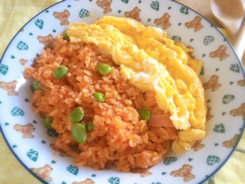 トマト煮をリメイクして作る シンプルオムライス レシピ 作り方 By ヤスのり子 楽天レシピ